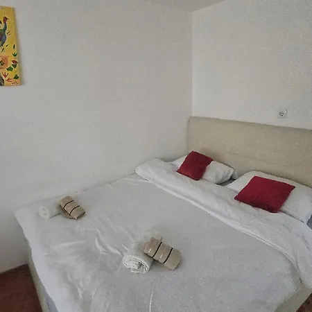 Drvenija Old Town Free Parking 2 Cars Quietly Warm Walk Distance Apartamento