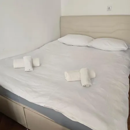 Apartment Drvenija Old Town Free Parking 2 Cars Quietly Warm Walk Distance