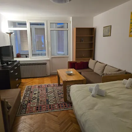 Apartment Drvenija Old Town Free Parking 2 Cars Quietly Warm Walk Distance