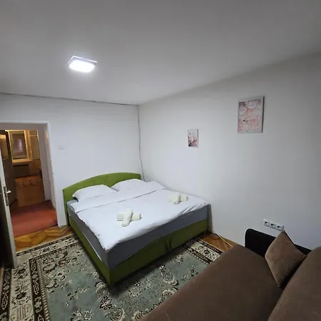 Drvenija Old Town Free Parking 2 Cars Quietly Warm Walk Distance *